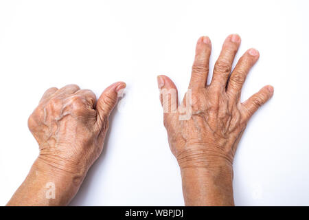 Die ältere Frau Hände zählen 6 auf weißem Hintergrund, Zahlen 1-10 in Gebärdensprache Konzept Stockfoto