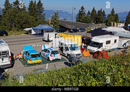 Grenoble, Frankreich, 25. August 2019: Das Mountain Resort bereitet sich auf den jährlichen bergauf Autorennen, zählen für die französische Meisterschaft. Stockfoto