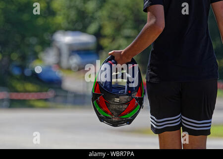 Grenoble, Frankreich, 25. August 2019: das Tragen von Helm für ihre Piloten während bergauf Rennen von Chamrousse, zählen für die französische Meisterschaft. Stockfoto