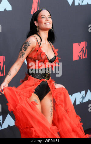 Newark, USA. 27 Aug, 2019. Halsey (Ashley Nicolette Frangipane) betreut die 2019 MTV Video Music Video Awards im Prudential Center in Newark, NJ: SOPA Images Limited/Alamy Leben Nachrichten gehalten Stockfoto