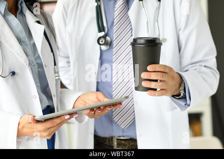 Zwei GP mit mobile Anwendung auf Tablet PC Stockfoto