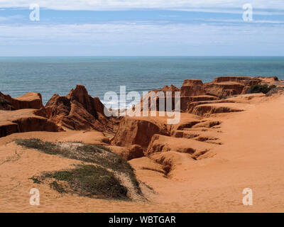 Nordosten von Brasilien - bebibe, Ceara, Brasilien Klippen - Strände und Ferien in Brasilien - Reise und Tourismus Stockfoto