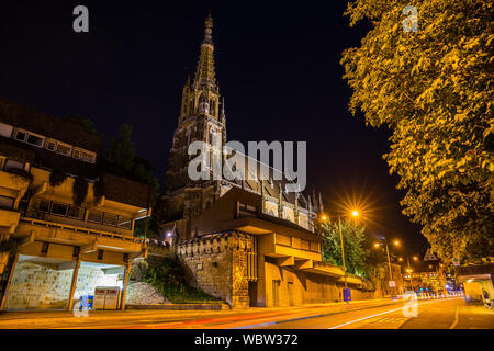 Esslingen am Neckar, Deutschland, 23. August 2019, Sternenhimmel über weltberühmte Frauenkirche bei Nacht in gotische mittelalterliche Architektur, eine wichtige Stockfoto