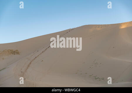 Khongoryn Els auch Duut Mankhan ist im Volksmund als die "singende Sands" bekannt. Die Dünen erstrecken sich auf über 965 Quadratkilometer Fläche und steigende Stockfoto