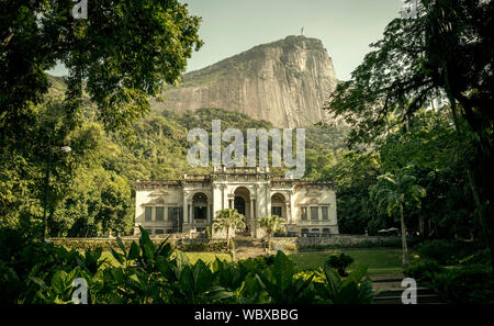 Rio de Janeiro, Brasilien - 20. Dezember 2017: Parque Enrique Lage in Rio de Janeiro, Brasilien Stockfoto