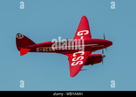 De Havilland DH 88 Comet 1930 s Air racing Ebene auf die Kinder in Not wenig Gransden Air & Car Show Airshow, UK. Fliegen in blauer Himmel Stockfoto