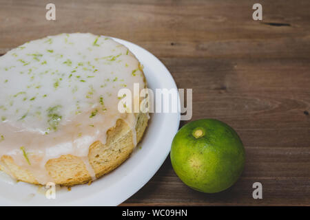 Zitrone Honig beträufeln, hausgemachte Kuchen Stockfoto