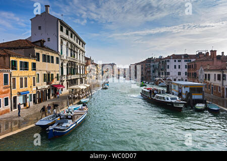 Den Canale di Cannaregio, östlich von der Ponte dei Tre Archi, Venedig, Italien Stockfoto