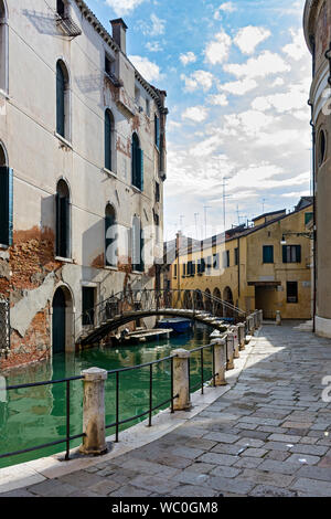 Der Rio di Maddalena Kanal aus dem Campo de la Maddalena, Quadrat, Venedig, Italien Stockfoto