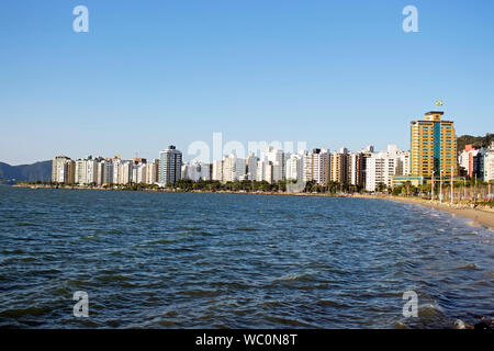 Beira Mar Norte Avenue, in der Hauptstadt von Florianopolis, Bundesstaat Santa Catarina - Brasilien Stockfoto