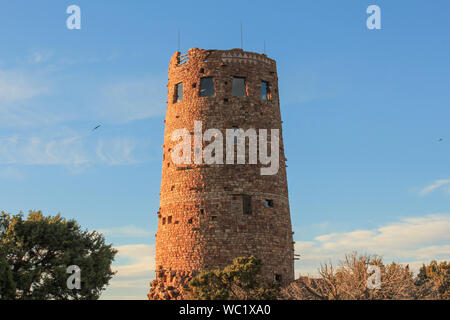 Blick auf Desert View Wachturm am South Rim des Grand Canyon National Park, Arizona Stockfoto