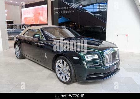Ein Rolls-Royce Wraith auf Anzeige in der BMW Welt, eine gemeinsame Ausstellung und Museum, neben dem BMW-Werk in München, Bayern, Deutschland. Stockfoto