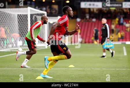 Die watford Danny Welbeck Aufwärmen vor dem carabao Cup Achtelfinale an der Vicarage Road, Watford. Stockfoto