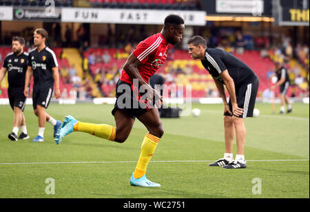 Die watford Danny Welbeck Aufwärmen vor dem carabao Cup Achtelfinale an der Vicarage Road, Watford. Stockfoto