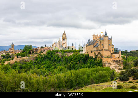 Alcázar und die Kathedrale von Segovia, Castilla y Leon, Spanien Stockfoto