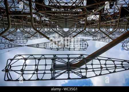 Ehemalige Duga militärische Radaranlage in der Sperrzone von Tschernobyl, Ukraine Stockfoto