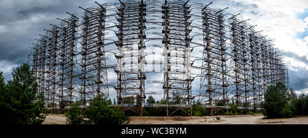 Ehemalige Duga militärische Radaranlage in der Sperrzone von Tschernobyl, Ukraine Stockfoto