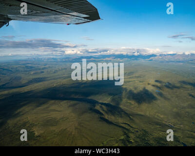 Die unglaubliche Aussicht auf den Denali Reichweite im Denali National Park, während Flug sehen von einem Flugzeug aus Kantishna Alaska Stockfoto