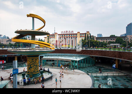 Chengdu, China - Juli 27, 2019: Tianfu Square in Chengdu, der größten öffentlichen Platz in die Hauptstadt der Provinz Sichuan im Südwesten Chinas. Stockfoto