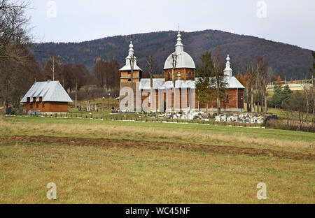 Kirche St. Ursula in Zlockie Dorf. Muszyna Bezirk. Polen Stockfoto