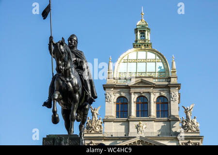 Der tschechischen Heiligen, heiligen Wenzel wie Ritter in Reitschulen Prag Wenzelsplatz Nationalmuseum, Tschechische Republik Stockfoto