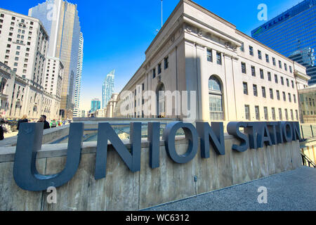 Toronto, Ontario, Kanada-27 Mai 2019: Toronto Union Station, Service gehen Züge, VIA Rail Canada, bis der Airport Express und der Güterzüge Stockfoto