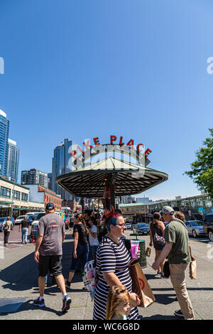 Ein Blick über den berühmten Pike Place Market in Seattle, Washington, USA Stockfoto