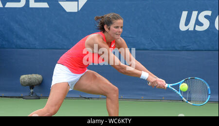 New York, USA. 27 Aug, 2019. New York Flushing Meadows US Open 2019 27/08/19 Tag 2 Julia Goerges (GER) in der ersten Runde Foto Anne Parker International Sport Fotos Ltd/Alamy leben Nachrichten Stockfoto