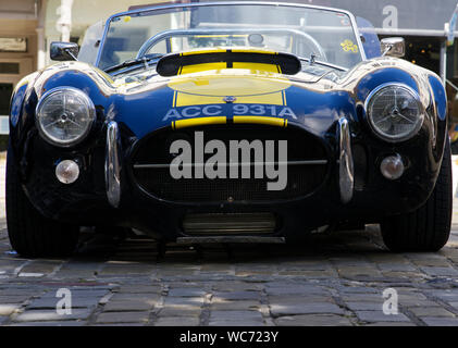 Vorderansicht eines AC Cobra Replica Dax 2009 geparkt. Stockfoto