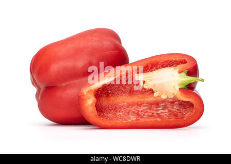 Gruppe von einem Ganzen ein Stück rote Paprika auf weißem Hintergrund Stockfoto