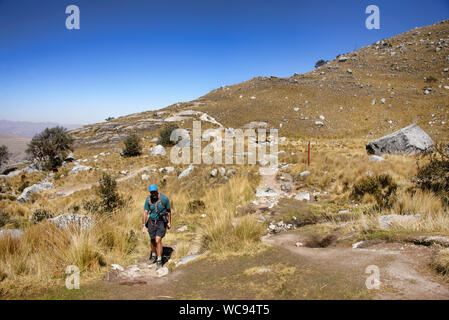 Wanderer auf der wunderschönen Laguna Churup Trail, Huascaran Nationalpark, Huaraz, Peru Stockfoto