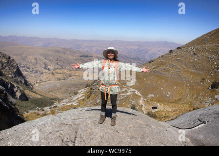 Wanderer auf der wunderschönen Laguna Churup Trail, Huascaran Nationalpark, Huaraz, Peru Stockfoto