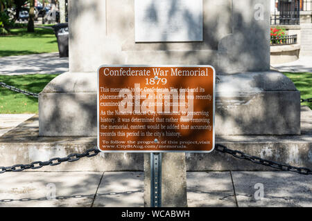 St. Augustine, FL - Juni 15, 2018: Dieses Schild an der Gedenkstätte für die Konföderierten Krieg tot in der Plaza de la Constitucion, erklärt, dass es wahren Stockfoto