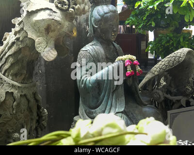 Göttin kun iam-Statue im Wat Phra Kaew, Bangkok Stockfoto