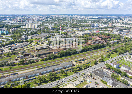 Antenne Panoramabild der Stadt Industrial Zone. nach oben Blick auf die Dächer von Lagern Stockfoto