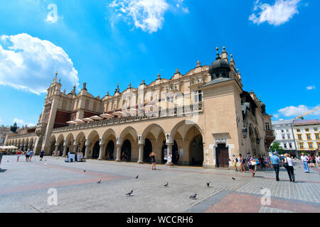 Krakau, Polen Juli 2019. Blick auf das wichtigste Einkaufsviertel im Zentrum von Krakau Stockfoto