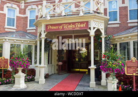 Eingang zum historischen Prince of Wales Hotel in Niagara-On-The-Lake, Ontario, Kanada Stockfoto