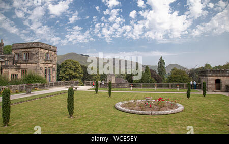 Ilam Halle auf dem Staffordshire und Derbyshire in England, ein restauriertes Haus von der Youth Hostel Association verwendet und durch National Trust verwaltet Stockfoto