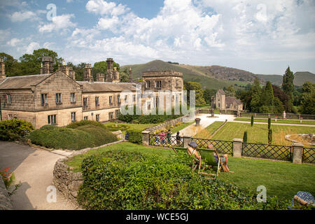 Ilam Halle auf dem Staffordshire und Derbyshire in England, ein restauriertes Haus von der Youth Hostel Association verwendet und durch National Trust verwaltet Stockfoto