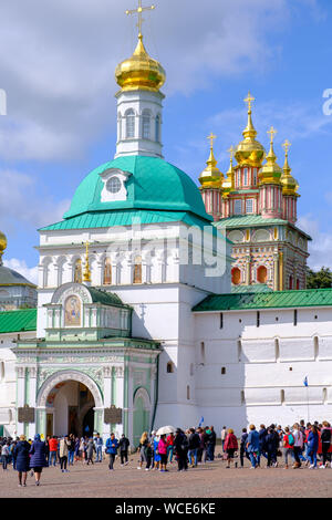 SERGIYED Posad, Russland - August 3, 2019: Die dreifaltigkeit Lavra von St. Sergius ist die wichtigste russische Kloster und das geistliche Zentrum der Russ Stockfoto