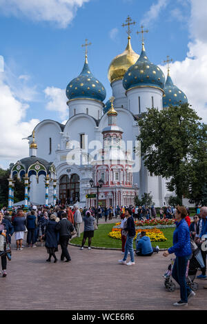 SERGIYED Posad, Russland - August 3, 2019: Die dreifaltigkeit Lavra von St. Sergius ist die wichtigste russische Kloster und das geistliche Zentrum der Russ Stockfoto