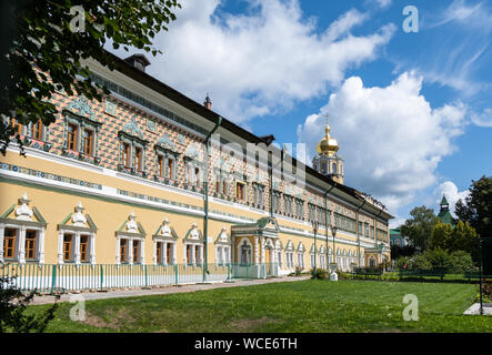 SERGIYED Posad, Russland - August 3, 2019: Die dreifaltigkeit Lavra von St. Sergius ist die wichtigste russische Kloster und das geistliche Zentrum der Russ Stockfoto