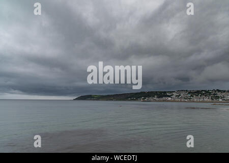 Penzance, Cornwall, UK. 28. August 2019. UK Wetter. Nach einem sonnigen Feiertag, starker Regen fegten in der South West heute Morgen in Cornwall. Kredit Simon Maycock/Alamy Leben Nachrichten. Stockfoto