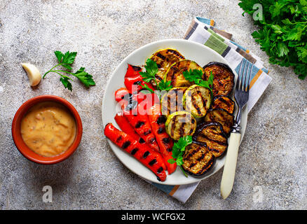 Gegrilltes Gemüse. Sommer veganes Essen Stockfoto