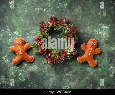 Weihnachten Lebkuchen Männer aus Filz Stockfoto