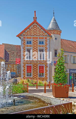 'Les Caves du Palais' Wein Haus in Nuits St. Georges, Burgund, Frankreich. Stockfoto