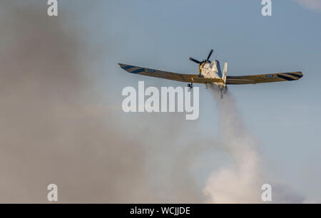 (PZL Mielec) M-18 der griechischen Luftwaffe gegen Waldbrände in Corfu Griechenland kämpft. Das war die 3. Forest fire innerhalb einer Woche. Stockfoto