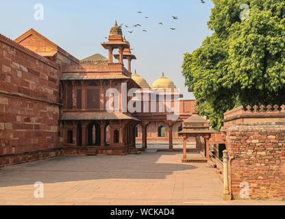 Auf der Suche nach birbal's Palace von Panch Mahal, Fatehpur Sikri Komplex, Dadupura, Uttar Pradesh, Indien, Zentralasien Stockfoto
