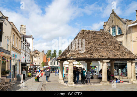Die mittelalterliche Buttercross auf dem Marktplatz Chippenham Wiltshire England uk gb Europa Stockfoto