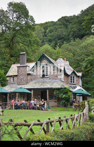 National Trusts 19 c Watersmeet Haus, Gärten und Teestuben am Ufer des Flusses im Osten Lyn Watersmeet. Teil des Exmoor National Park Stockfoto